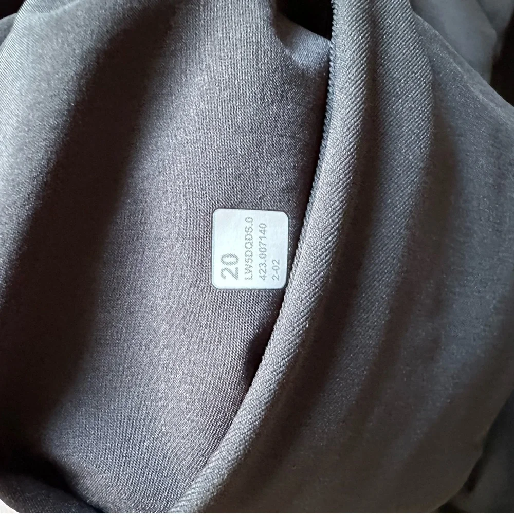 lululemon athletica Women's stretch high -rise Jogger - Black. Size 20 - Picture 3 of 3